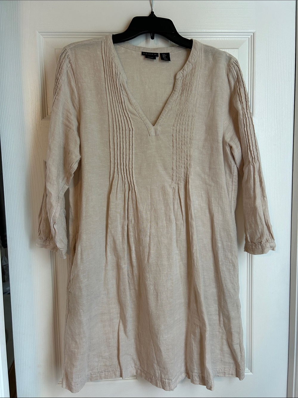 Tahari Neutral Beige Pintuck V-Neck Linen Mini Dress